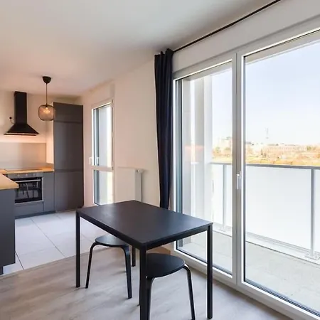 Apartment Le Rio, Avec Terrasse & Parking *